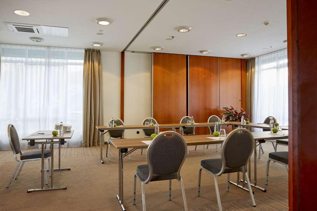 H+ Hotel Stuttgart Herrenberg Einrichtungen foto
